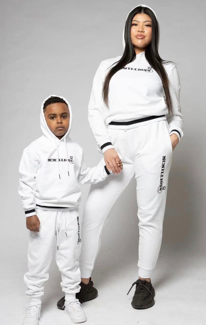 SIGNATURE MONEY BAG JOGGING BOTTOMS